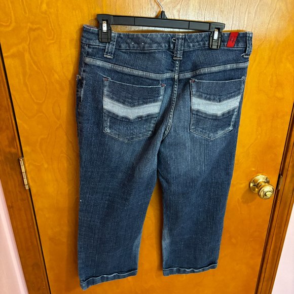 Tommy Hilfiger Women's Capri Jeans‎ with Cuffs - Picture 6 of 13